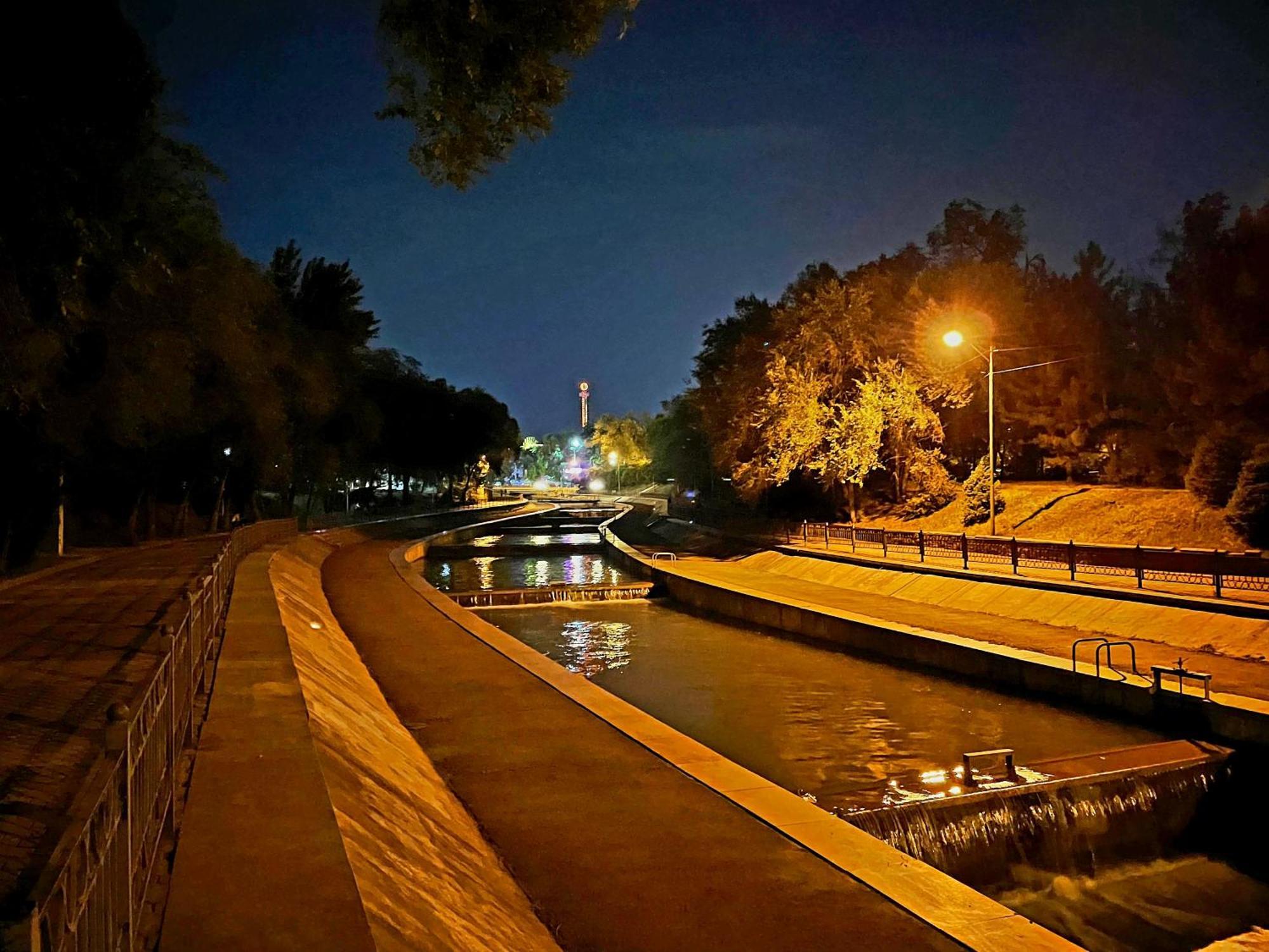 на набережной Almaty